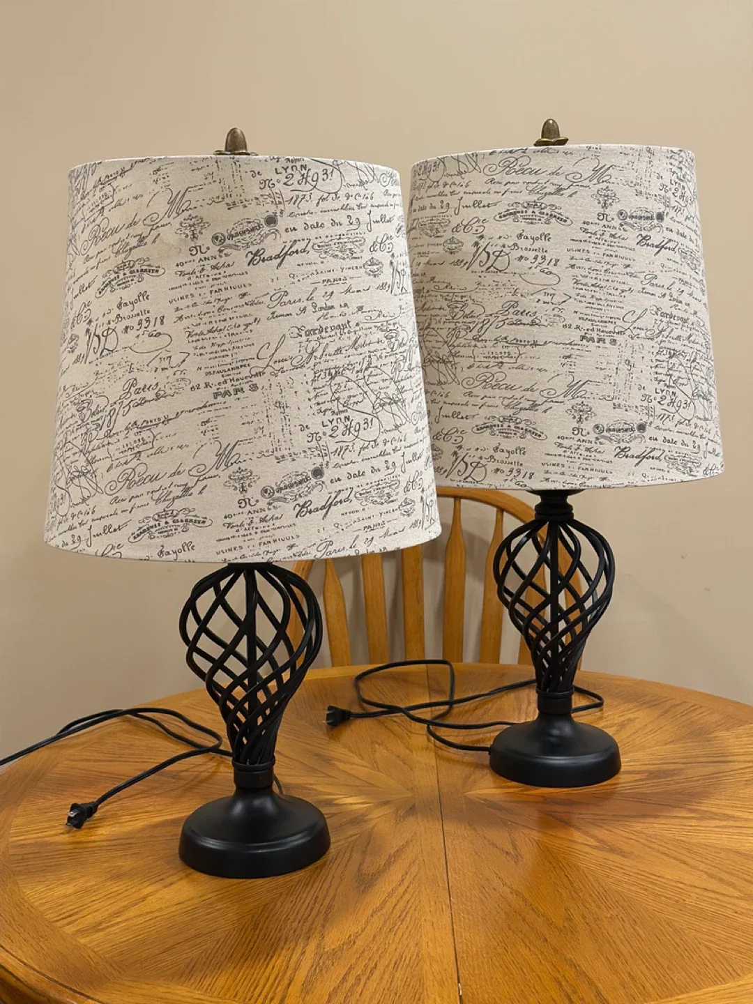 Beautiful Pair of Table Lamps (CAN DELIVER)