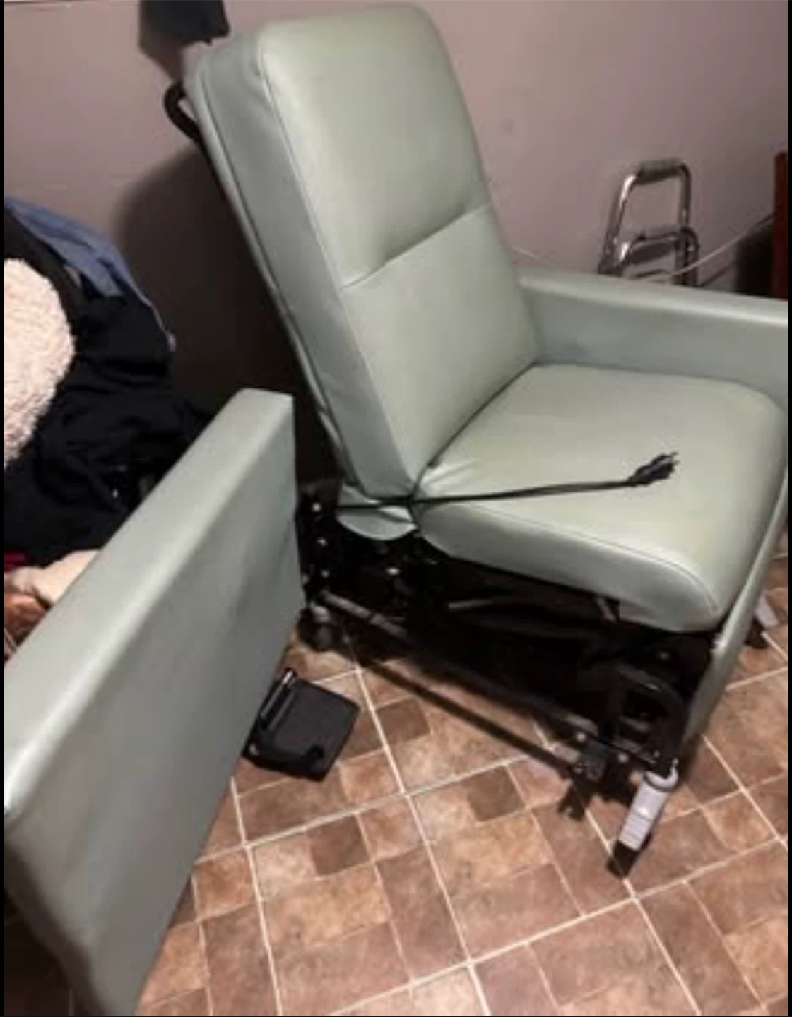 Light Green Medical Recliner Chair open both sides - photo 2