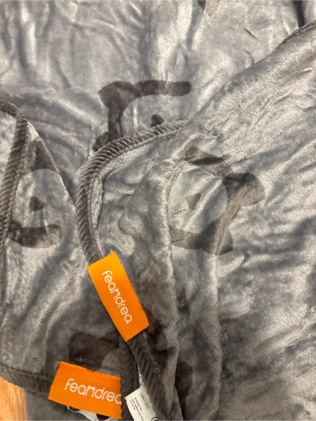 Feandrea Grey Pet Fleece Blanket- Set of 3 image indicator(2)