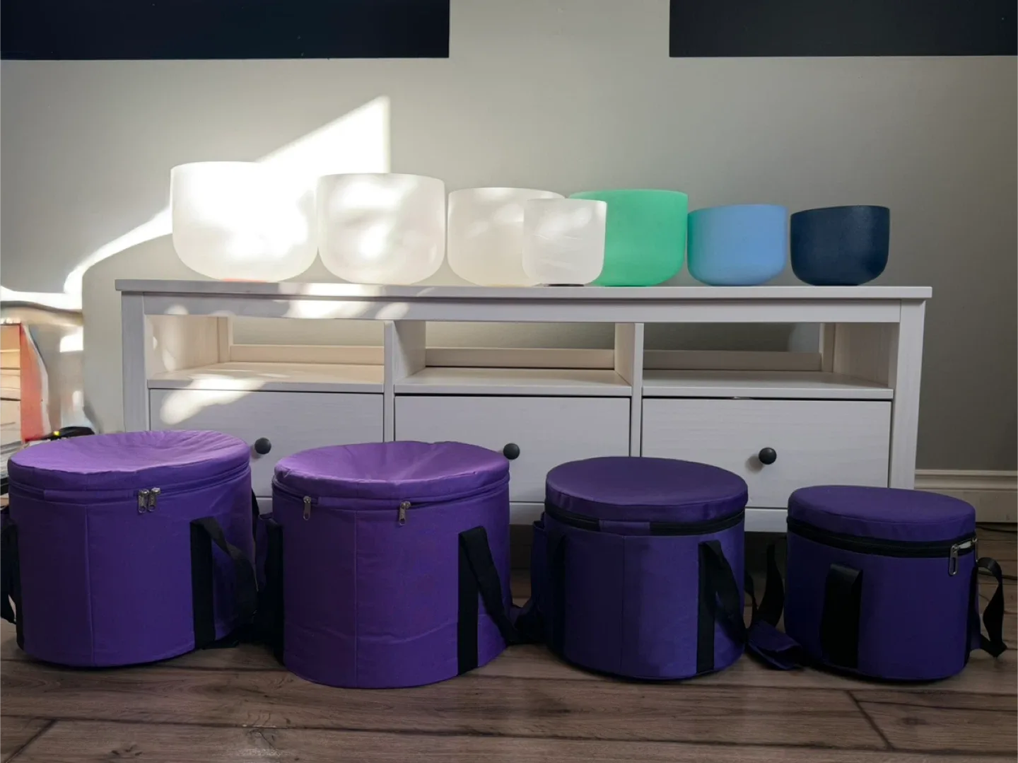 Full 7-Piece Crystal Singing Bowl Set with Carrying Cases image indicator(3)