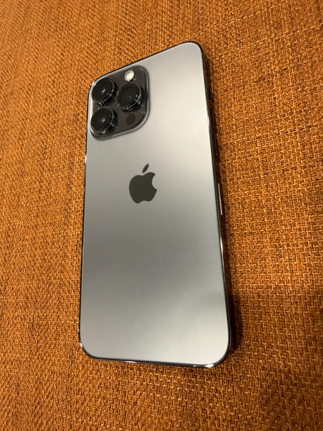 iPhone 13 Pro - photo 3
