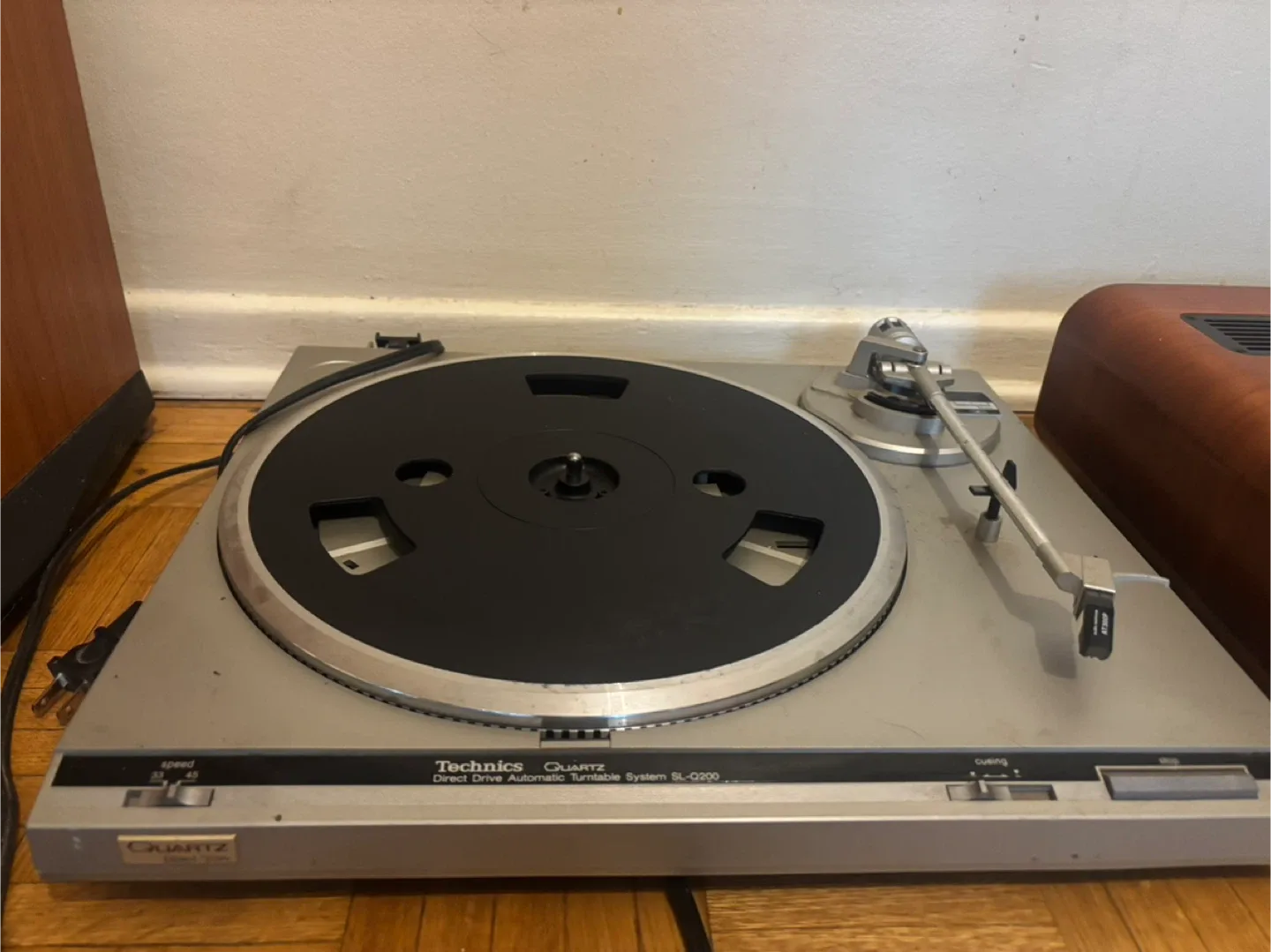 Mission Speakers, Technics Turntable, Peachtree Audio image indicator(3)