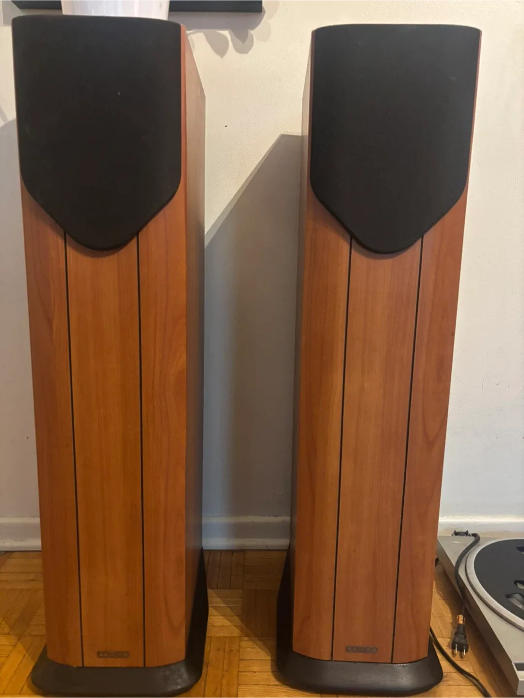Mission Speakers, Technics Turntable, Peachtree Audio image indicator(2)