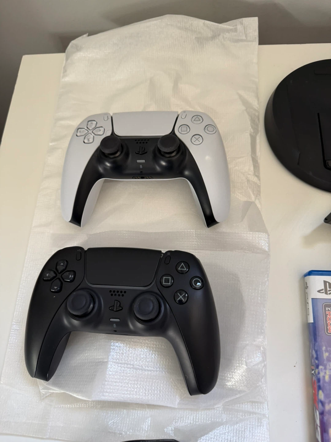 PlayStation 5 Console with Games and Accessories - photo 4