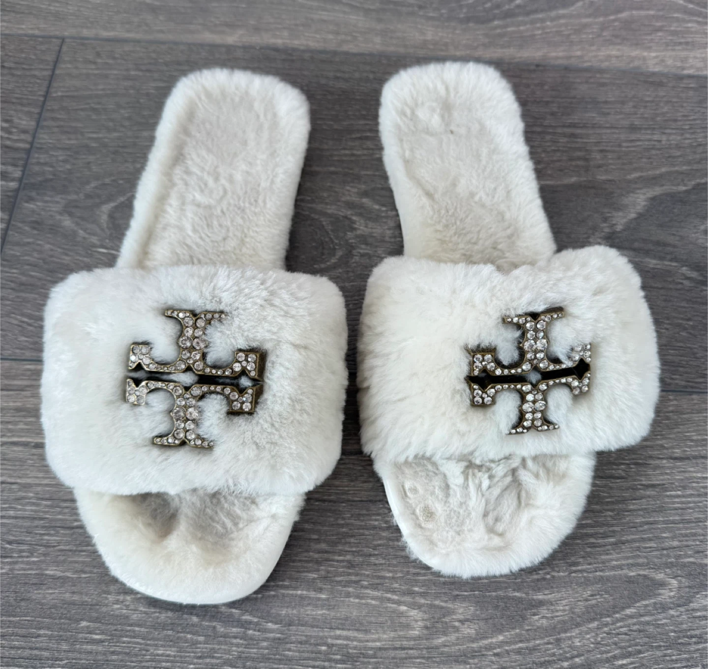 Tory Burch White Furry Slippers 6.5 - photo 2