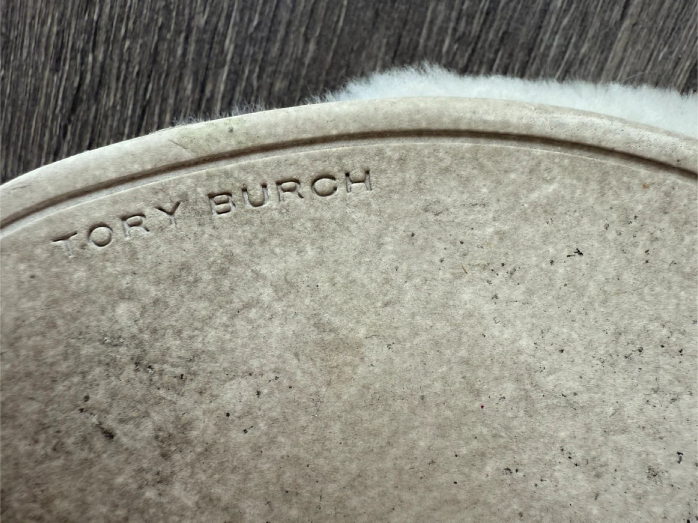 Tory Burch White Furry Slippers 6.5 - photo 5