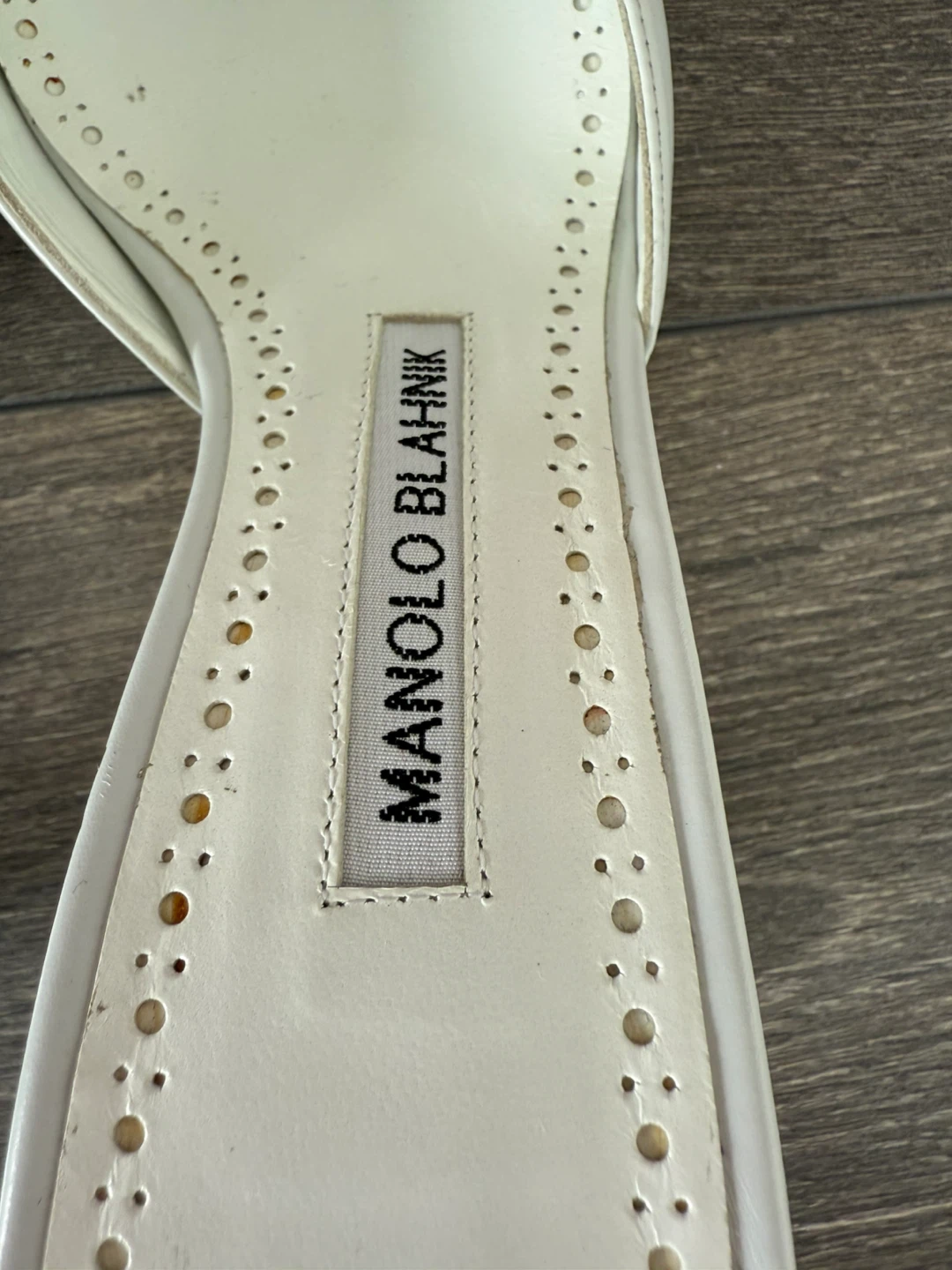 🆕 Manolo Blahnik White Leather Mules 37 - photo 5