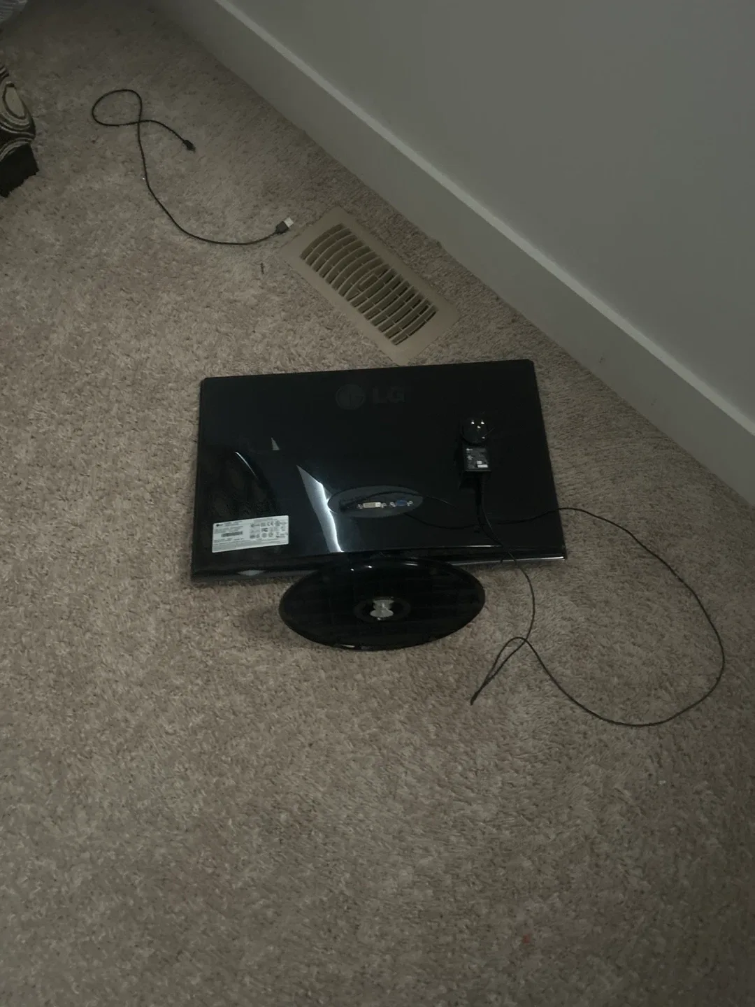 LG Monitor (CASH ONLY) image indicator(3)