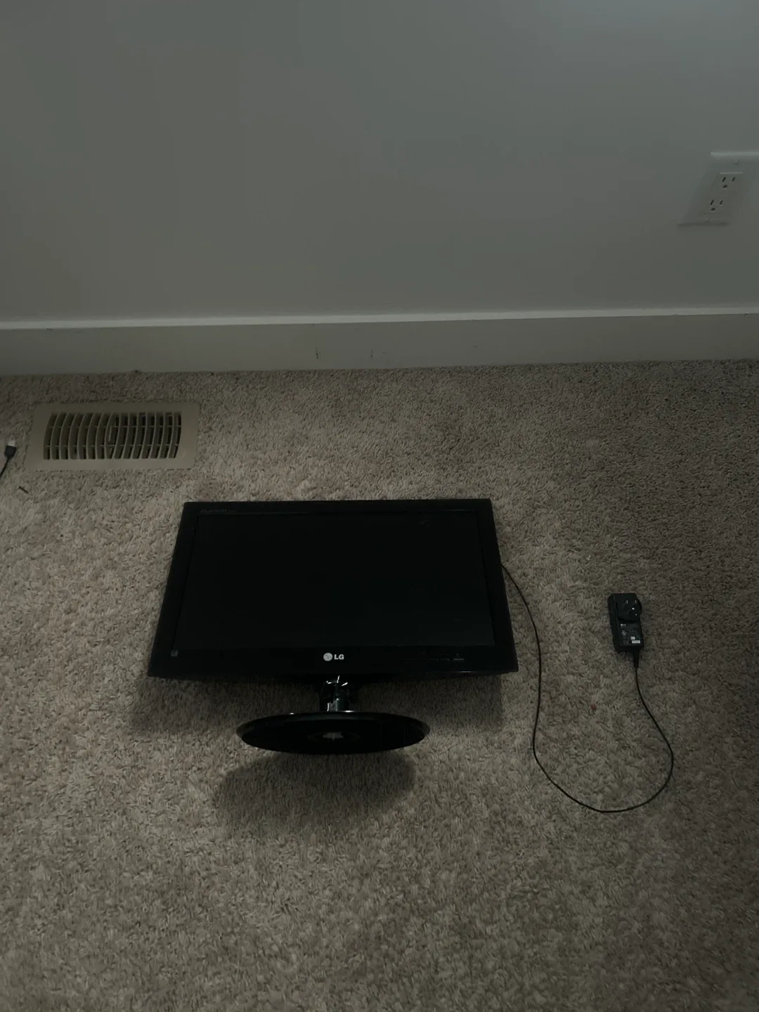 LG Monitor (CASH ONLY) image indicator(2)