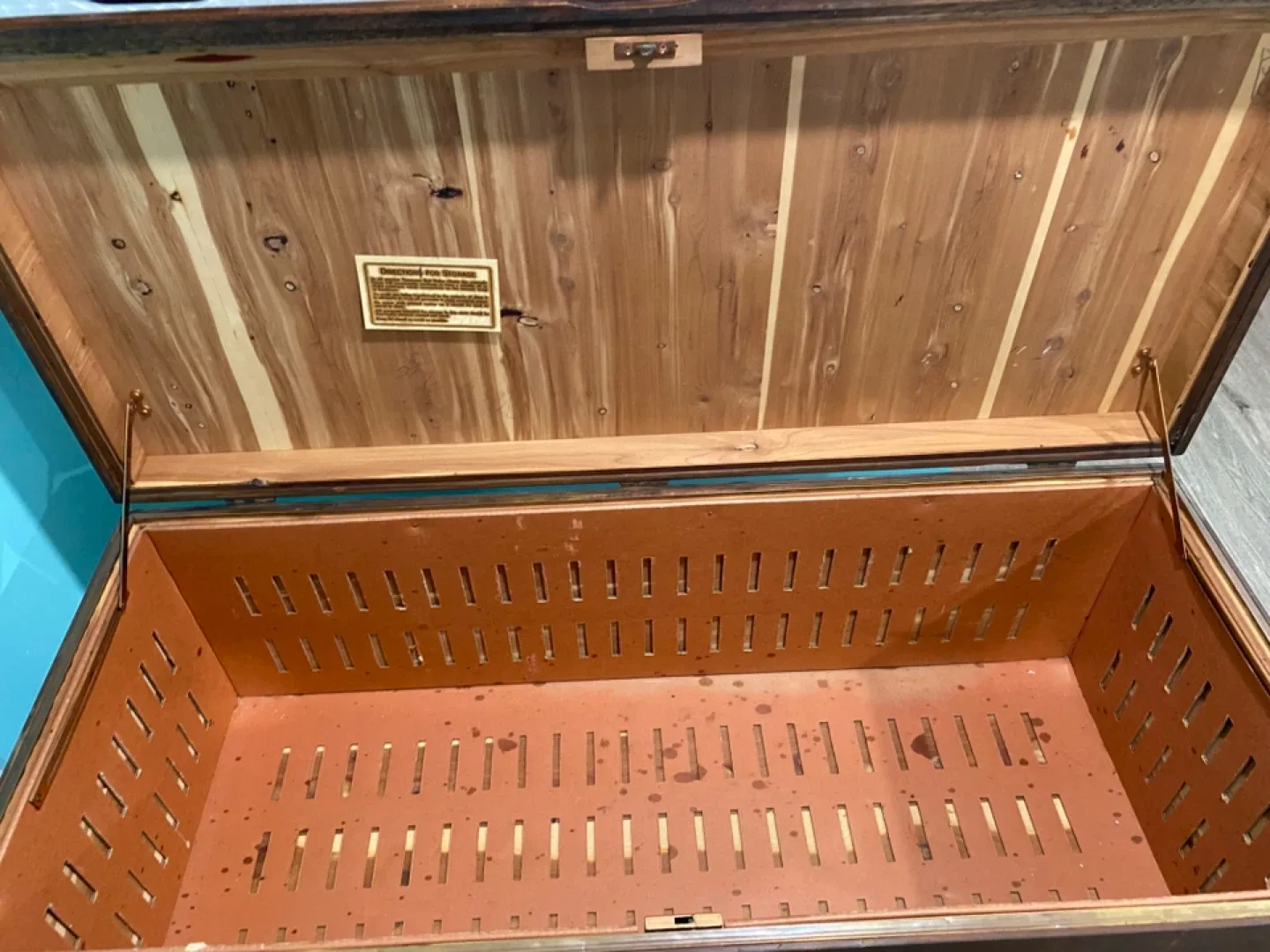 Vintage Cedar Chest image indicator(2)