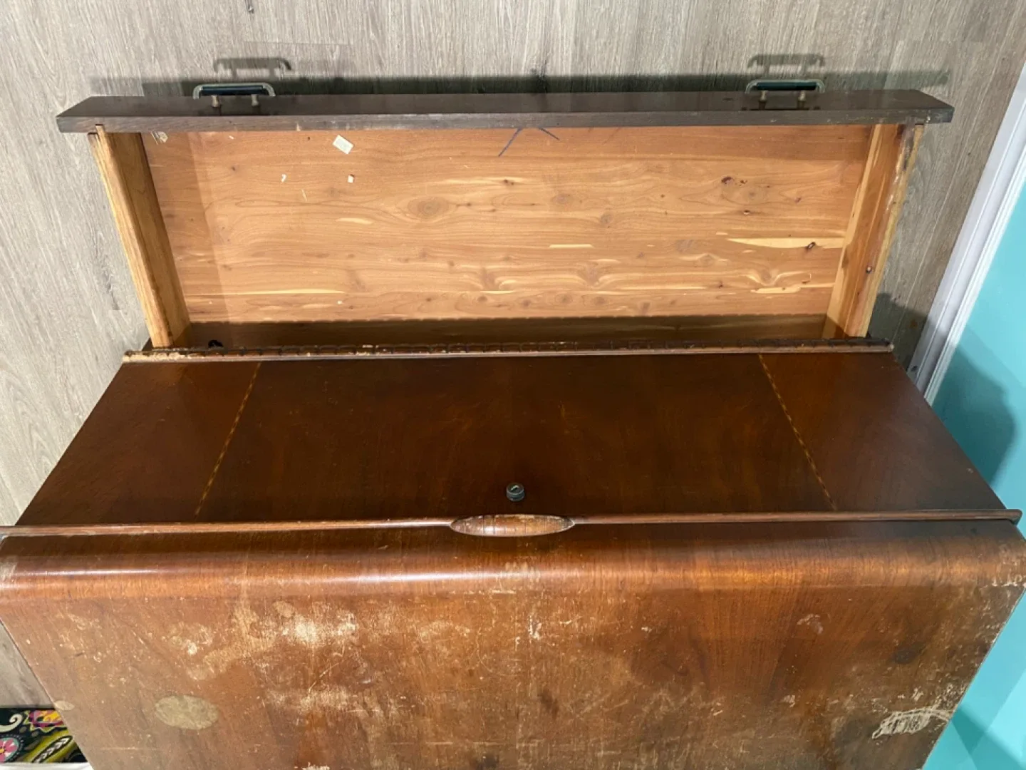 Vintage Cedar Chest image indicator(3)