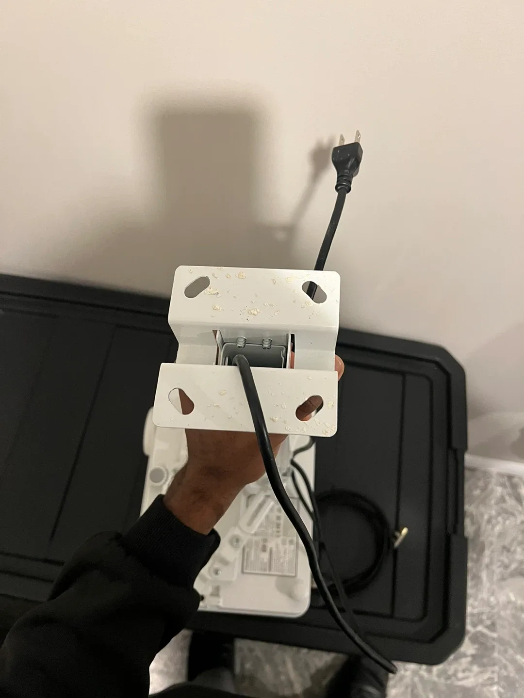 View Sonic projector with the Remote, a mount and a HDMI. image indicator(6)