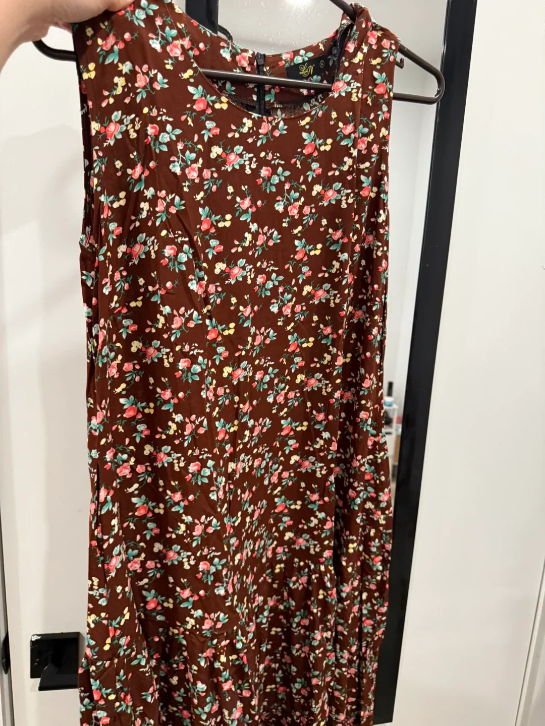 100% new Floral Brown Sleeveless Dress size XL image indicator(2)