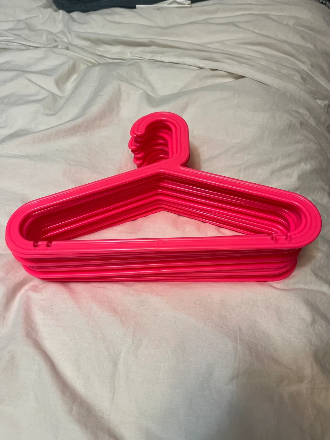 Kids Pink Plastic Clothes Hangers thumbnail