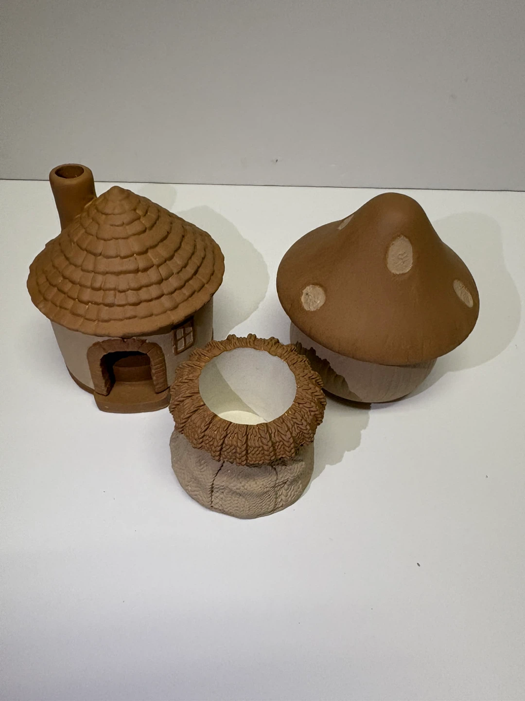 Handmade village house candle holder, mushroom box, knitted box - photo 4
