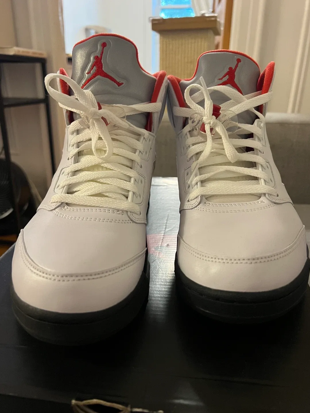 Air Jordan 5 Retro, True White/Fire Red-Black, Size 10.5 image indicator(2)