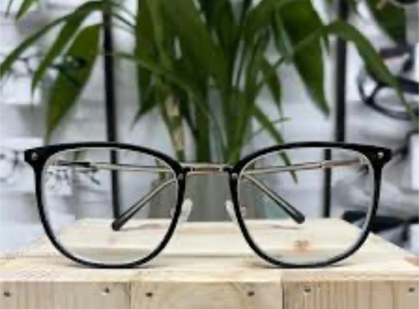 Humars Black & Gold Glasses image indicator(8)