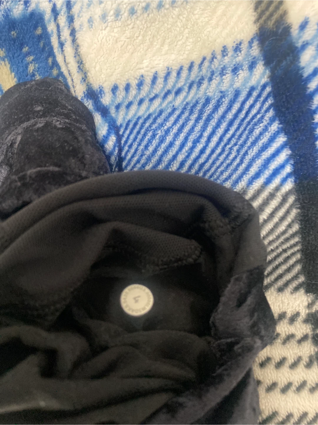 Lululemon Velvet Jogger - Size 4 - photo 5