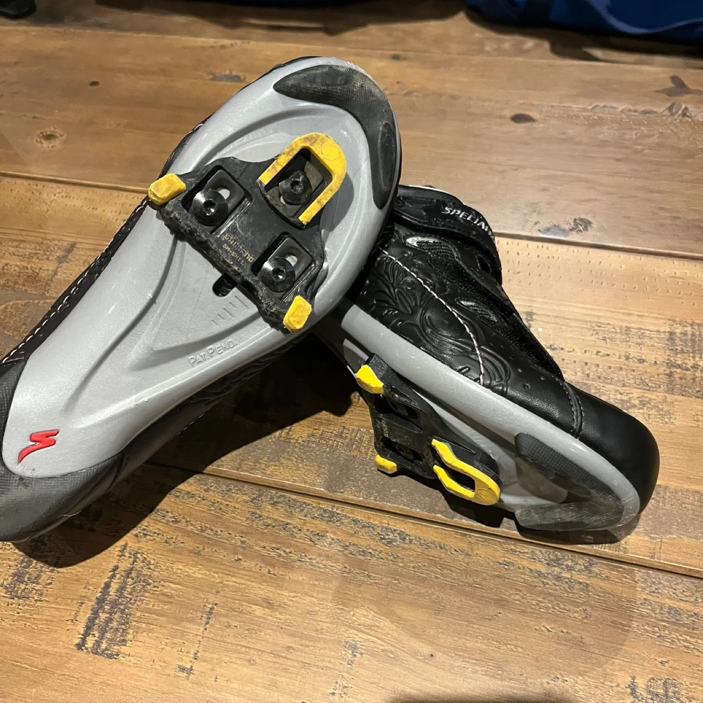 Specialized Cycling Shoes & Shimano 105 Pedals - photo 3