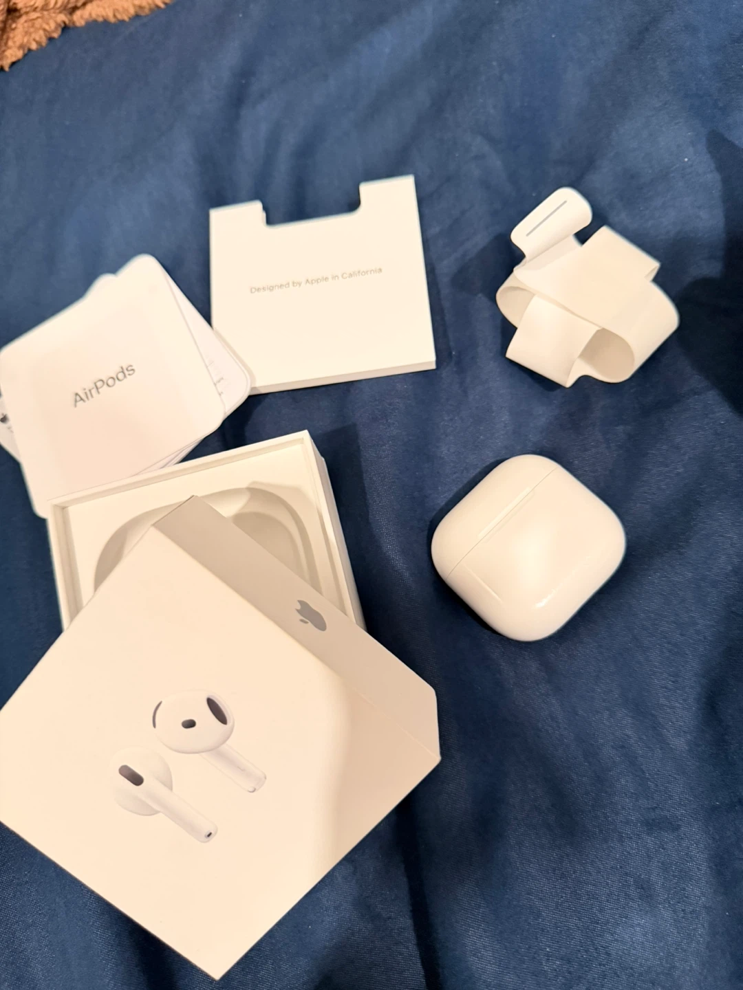 Airpods 4 - photo 2