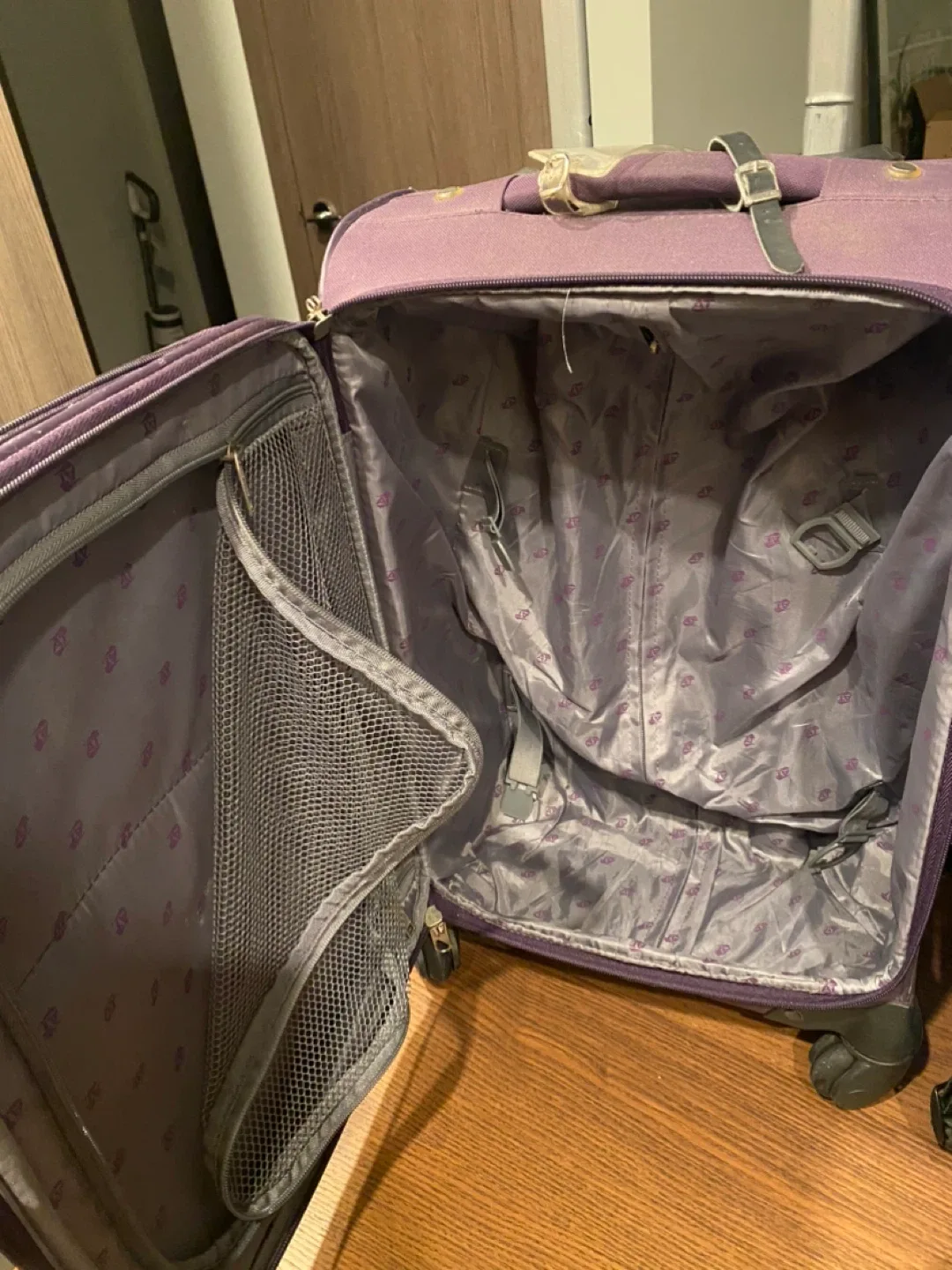 American Tourister Purple Carry-On Suitcase image indicator(4)