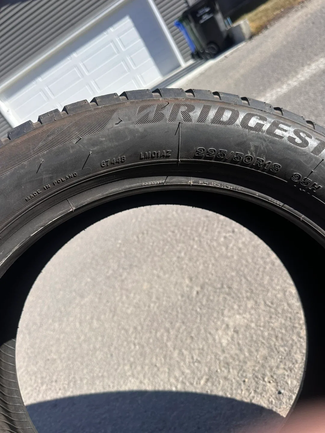 Bridgestone blizzak 225/50R18 Winter Tires 80% image indicator(3)