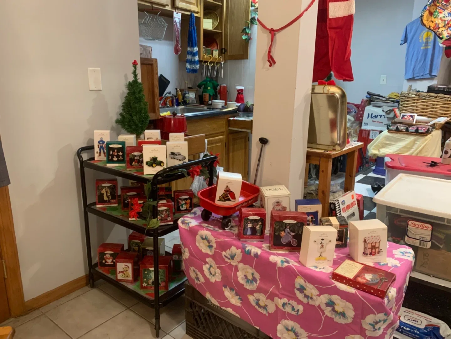 Yard sale - indoor - Christmas Ornaments and Miscellaneous image indicator(3)