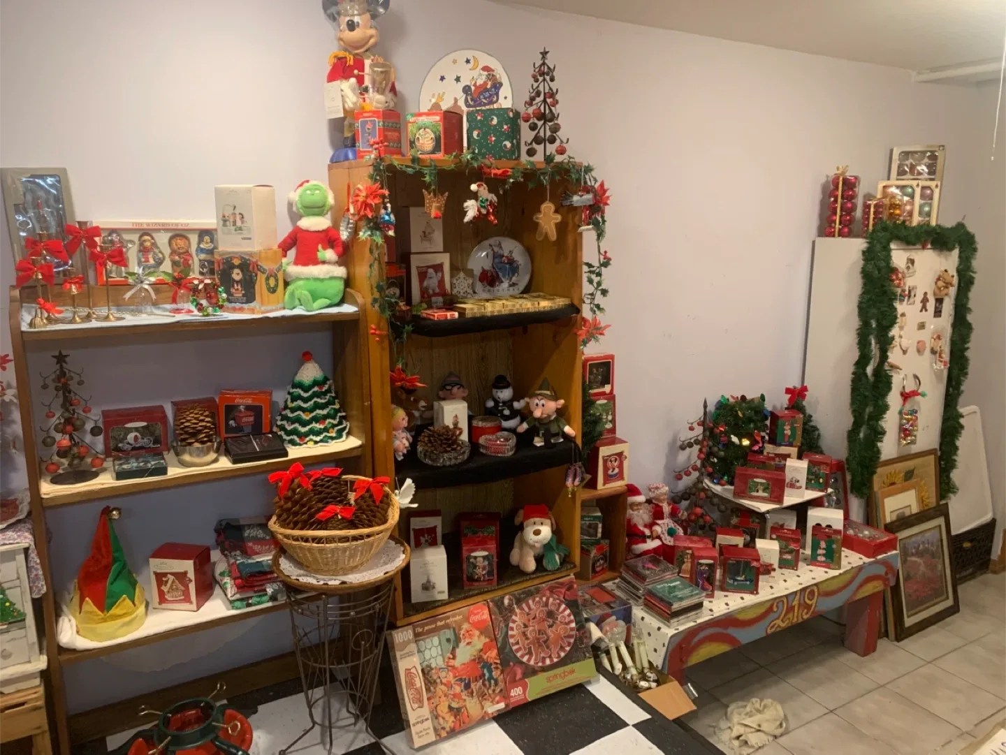 Yard sale - indoor - Christmas Ornaments and Miscellaneous image indicator(7)