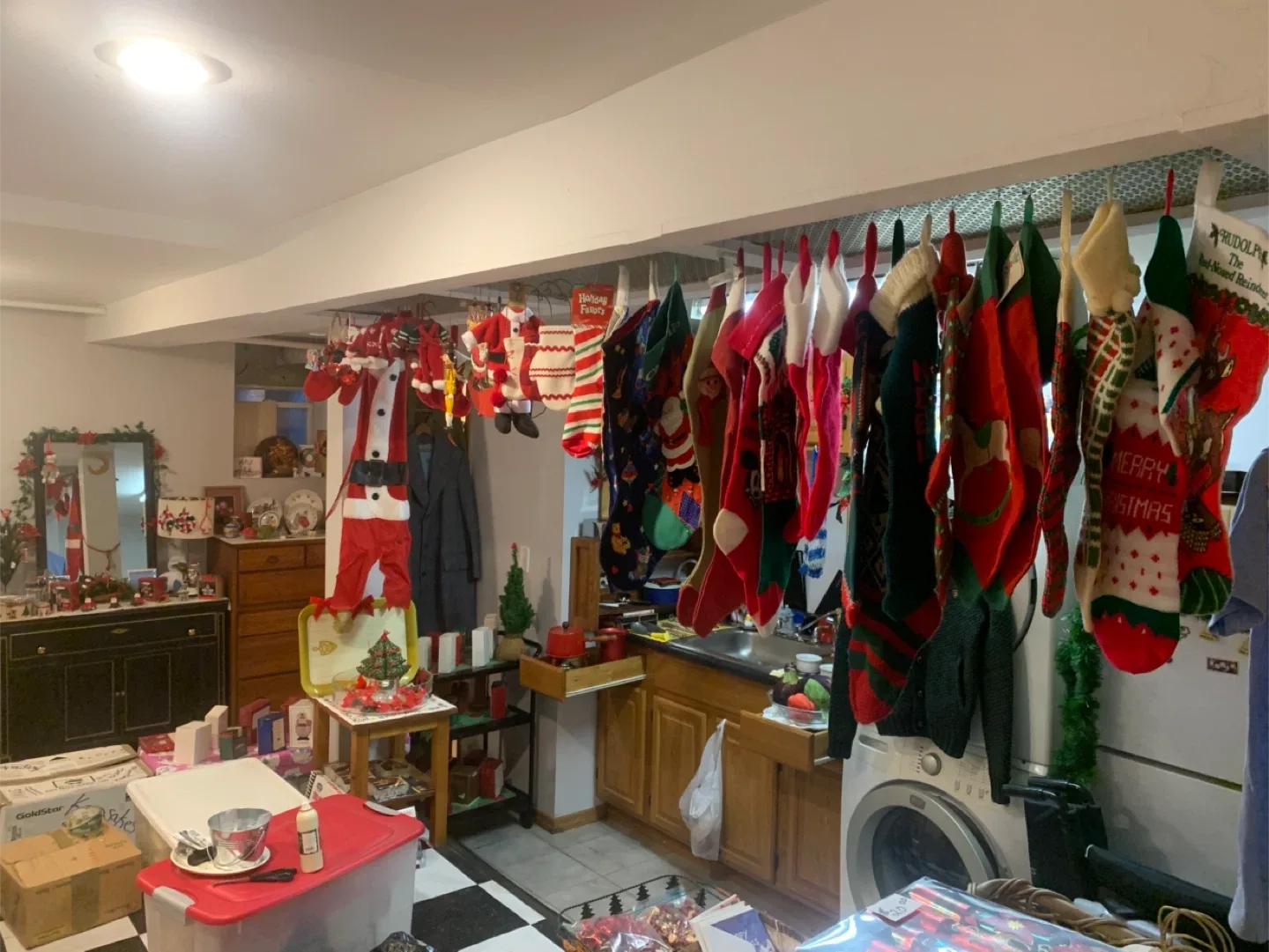 Yard sale - indoor - Christmas Ornaments and Miscellaneous image indicator(9)