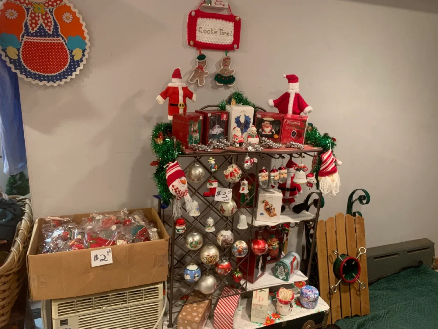 Yard sale - indoor - Christmas Ornaments and Miscellaneous image indicator(8)