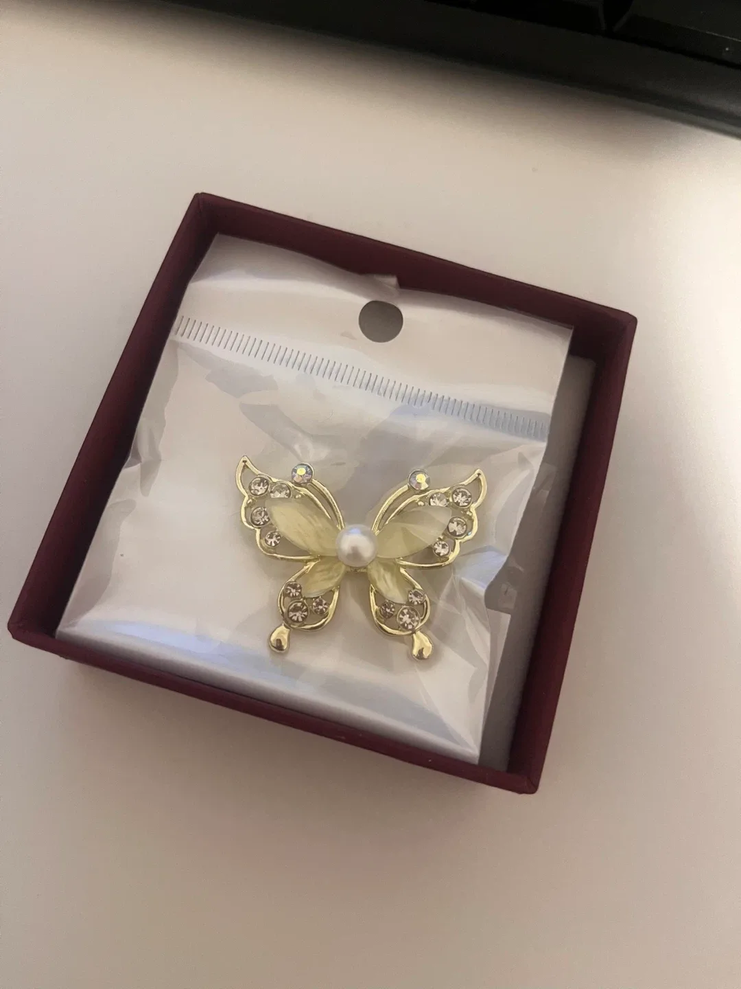 Freshwater-Pearl Butterfly Brooch - Gold Tone image indicator(3)