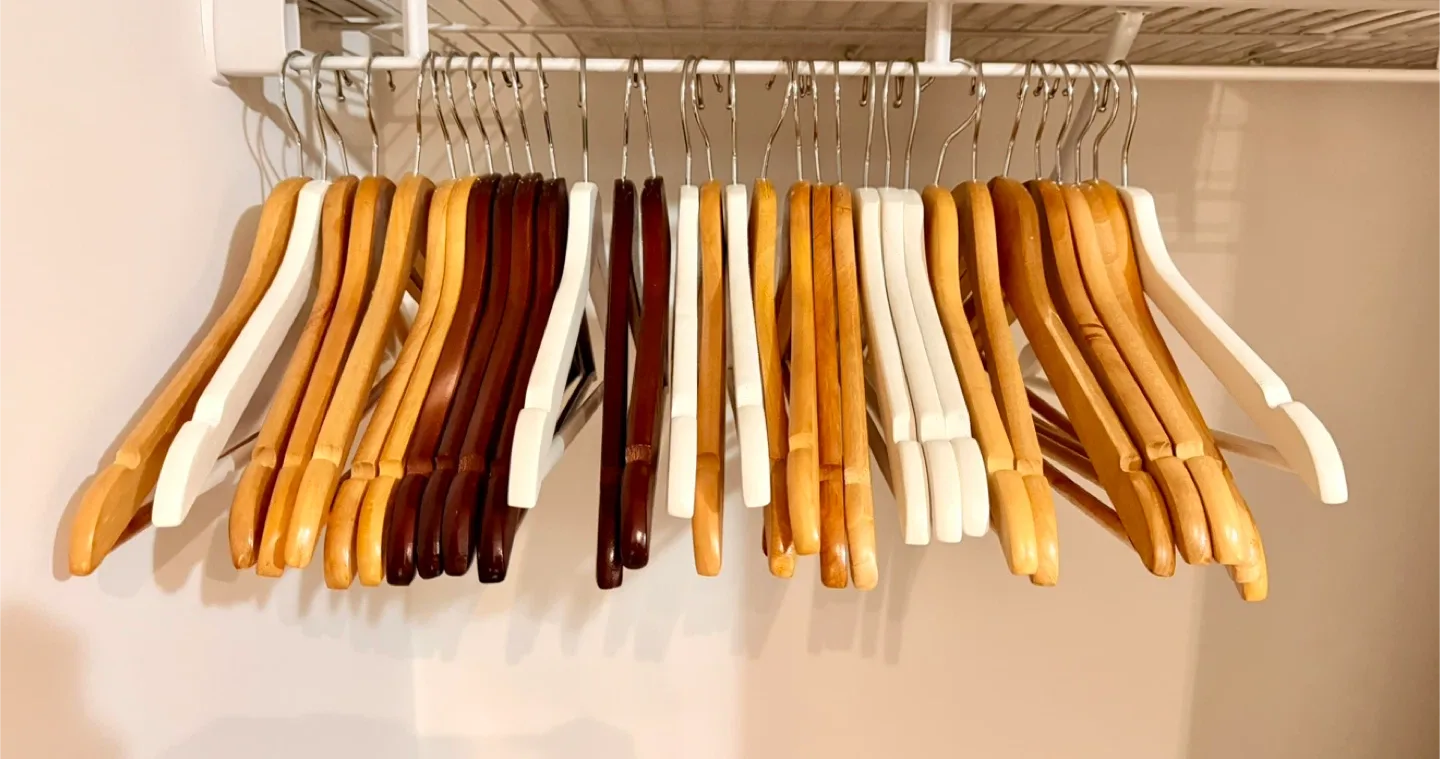 32 Hangers – $10 for All thumbnail