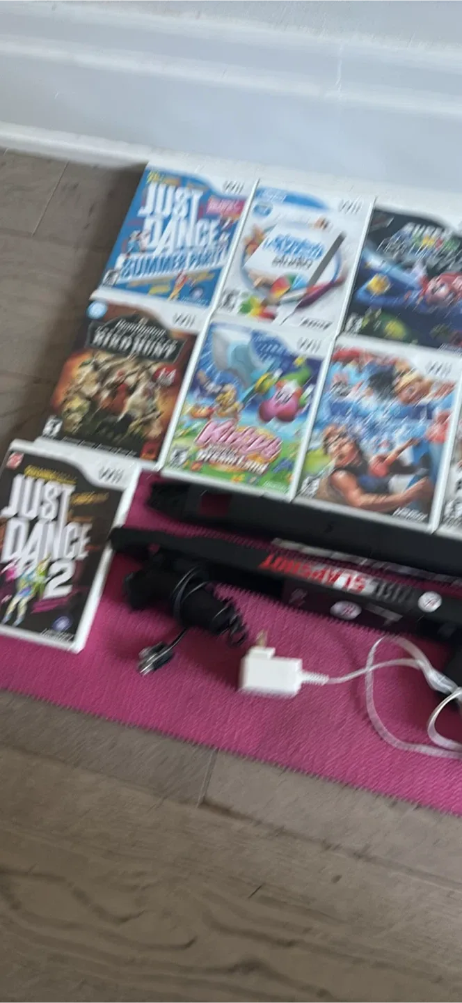 Nintendo Wii Console with Accessories image indicator(8)