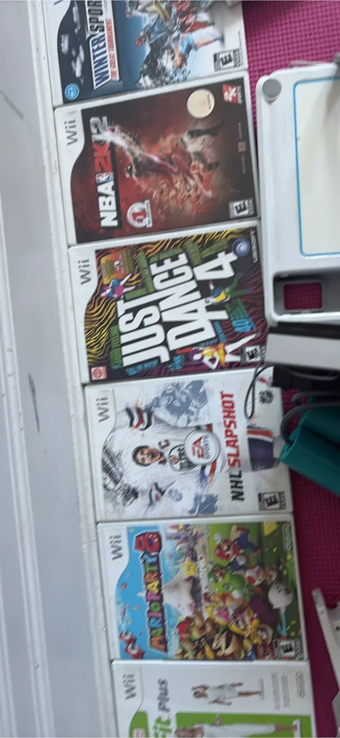 Nintendo Wii Console with Accessories image indicator(10)