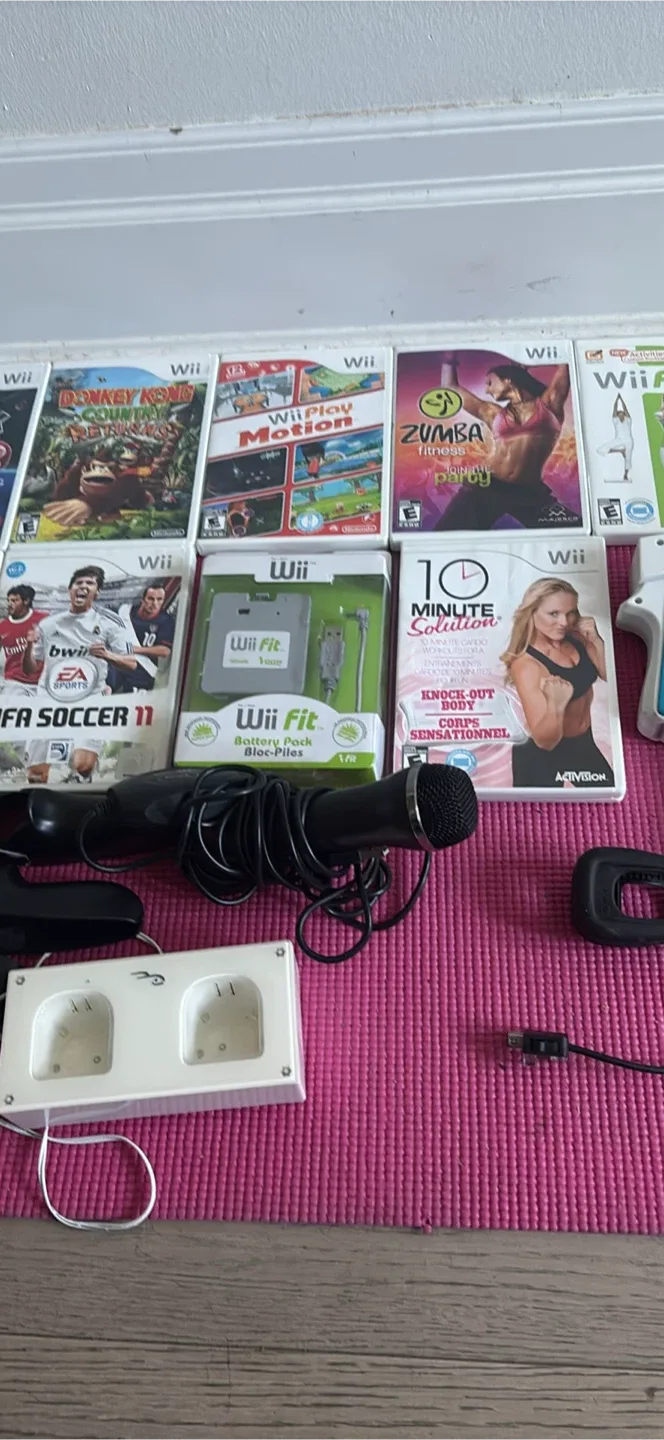 Nintendo Wii Console with Accessories image indicator(9)