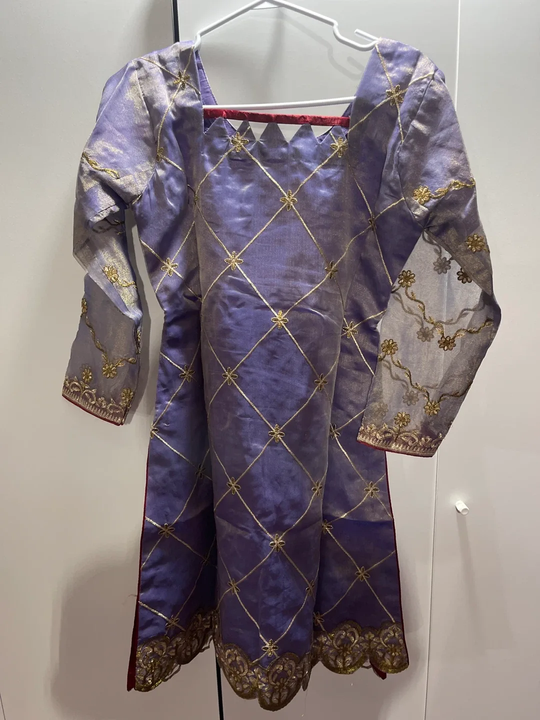 Purple & Gold Embroidered Shalwar Kameez image indicator(5)