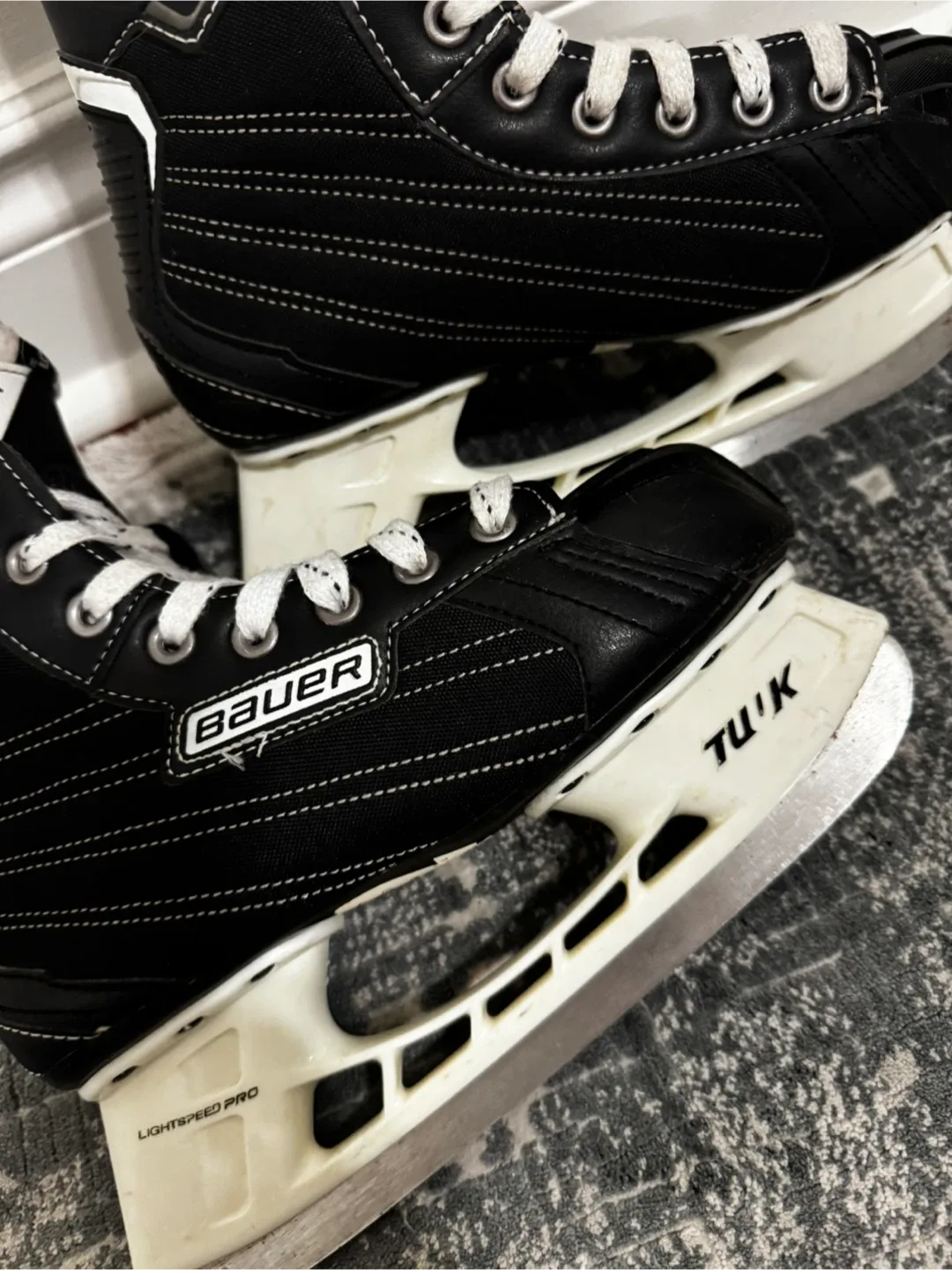 Bauer Ice Skates - Size 6 US image indicator(2)