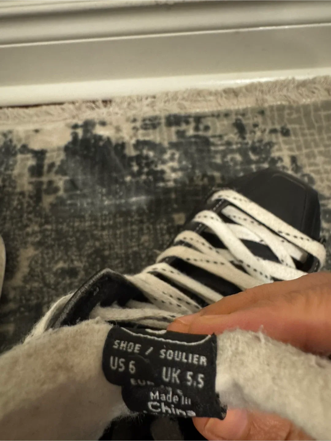 Bauer Ice Skates - Size 6 US image indicator(4)