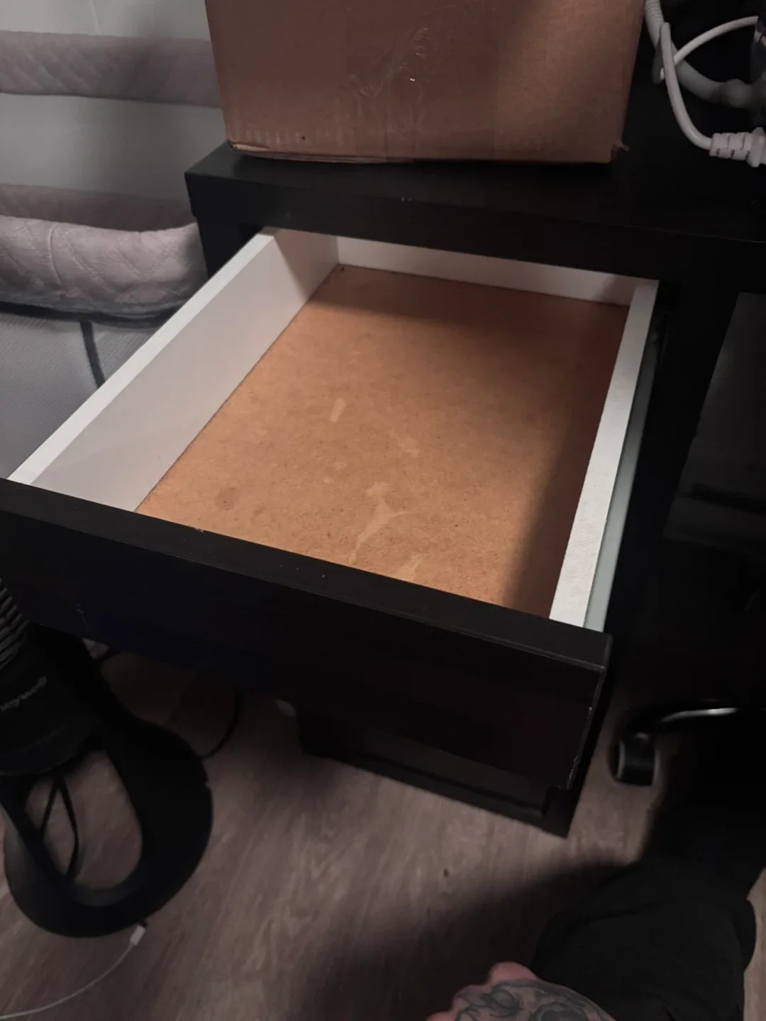 Computer desk image indicator(3)