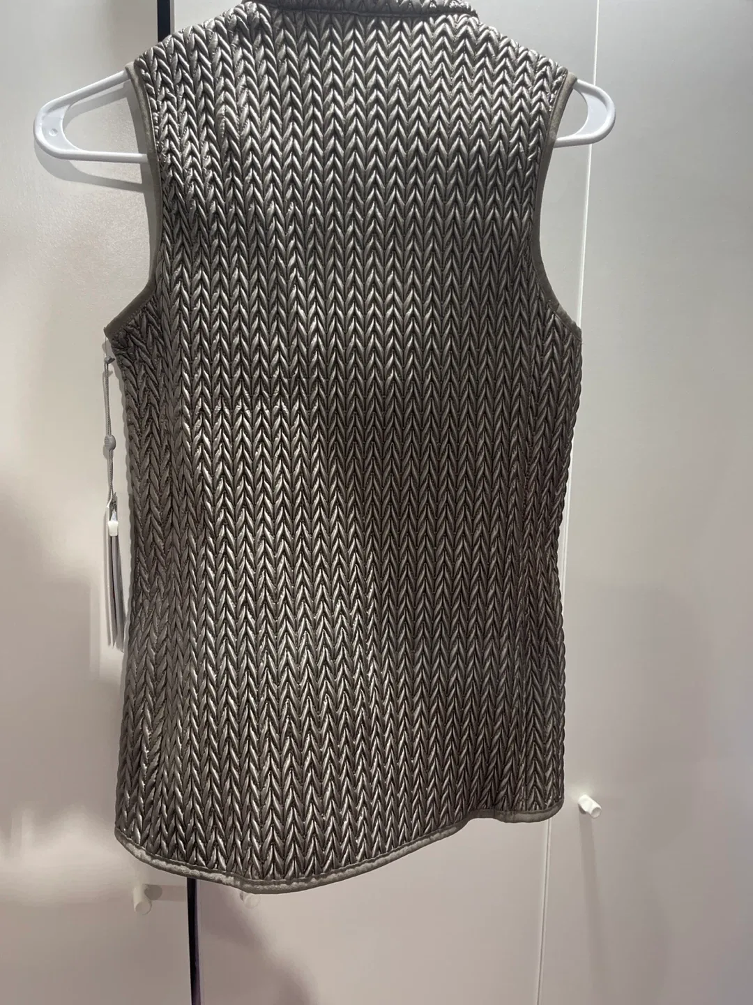 DKNY Sport Puffer Vest image indicator(5)