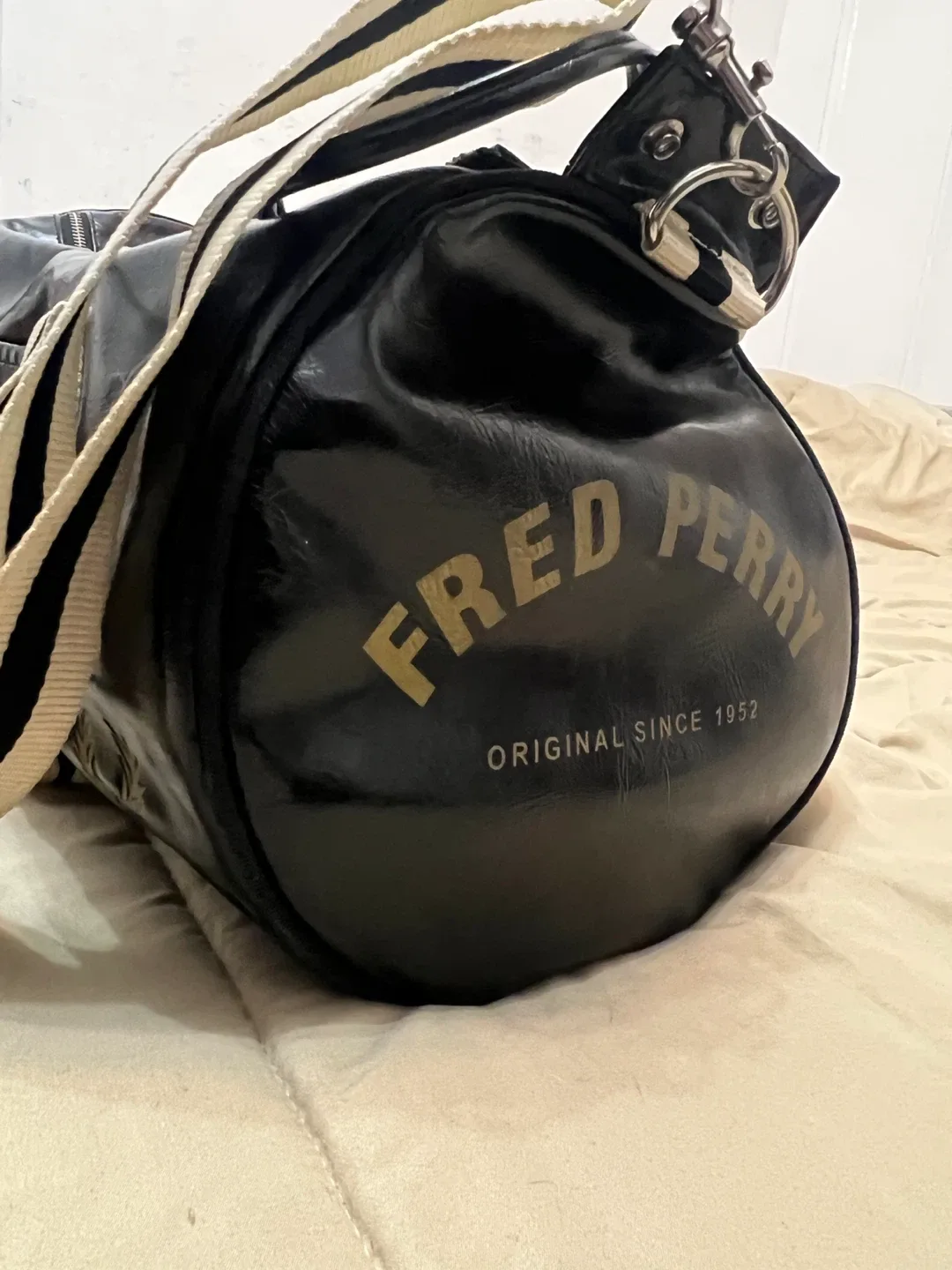 Fred Perry Black Barrel Bag image indicator(2)