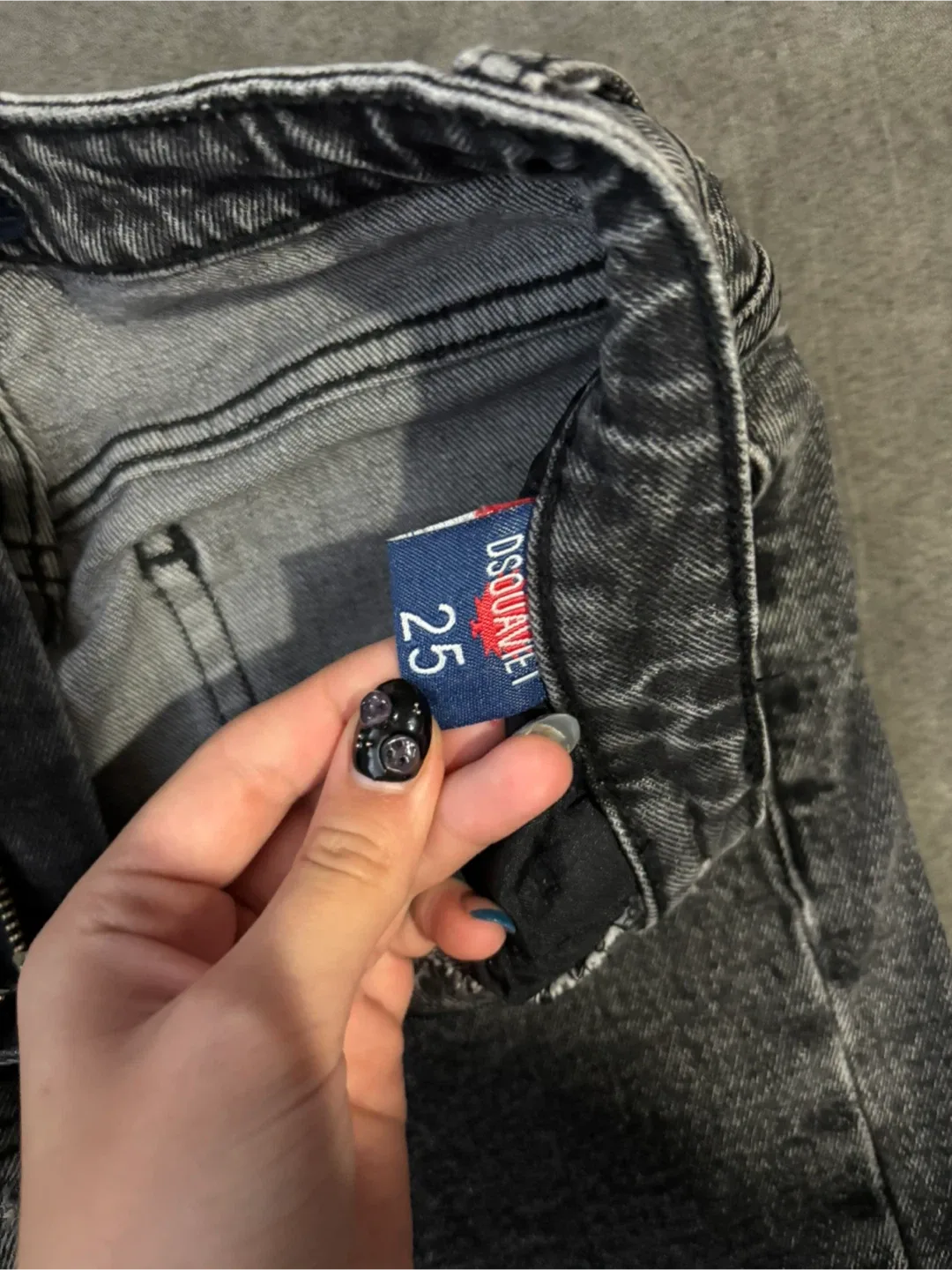 Dsquared2 Jeans Size 25 & Miss Selfie Sweater Size S image indicator(4)