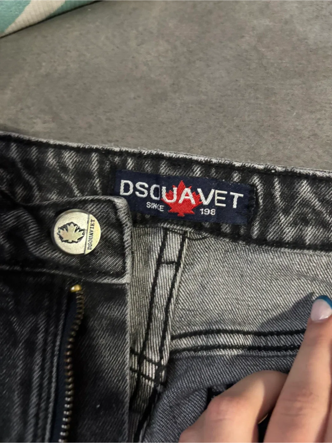 Dsquared2 Jeans Size 25 & Miss Selfie Sweater Size S image indicator(5)