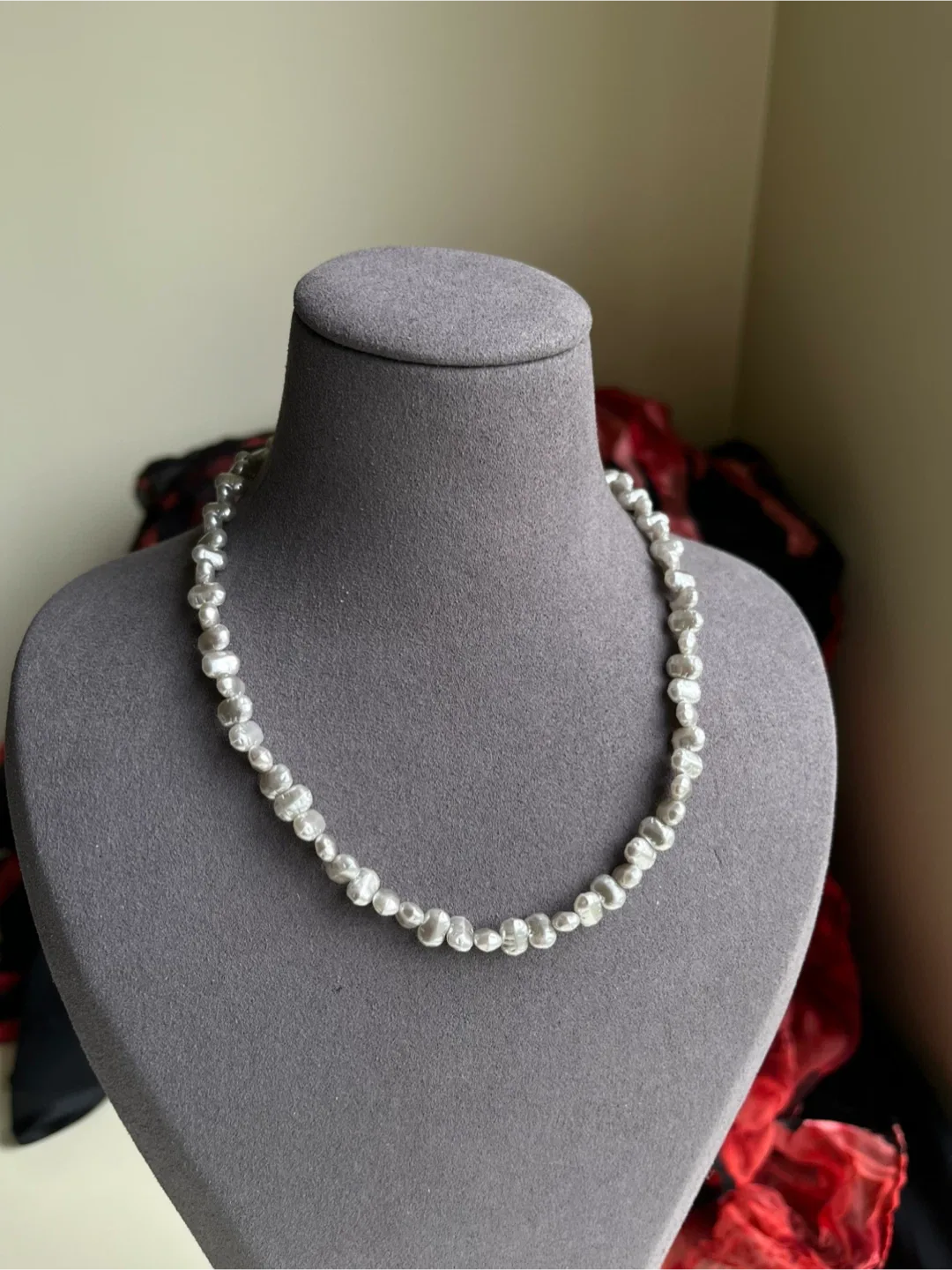 Pearl Necklace Choker image indicator(3)