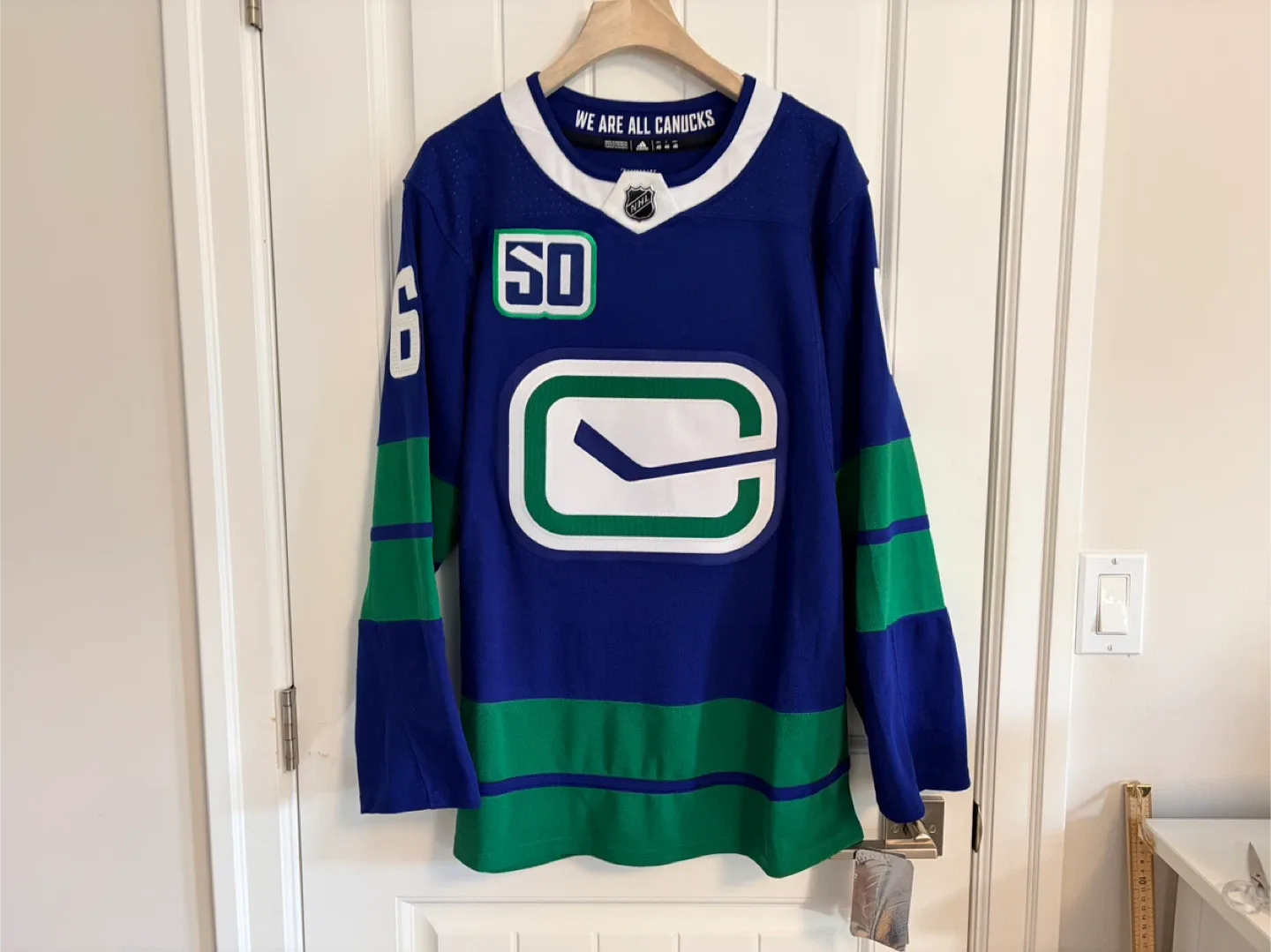 BNWT Authentic Adidas Vancouver Canucks Brock Boeser Jersey 46 image indicator(5)