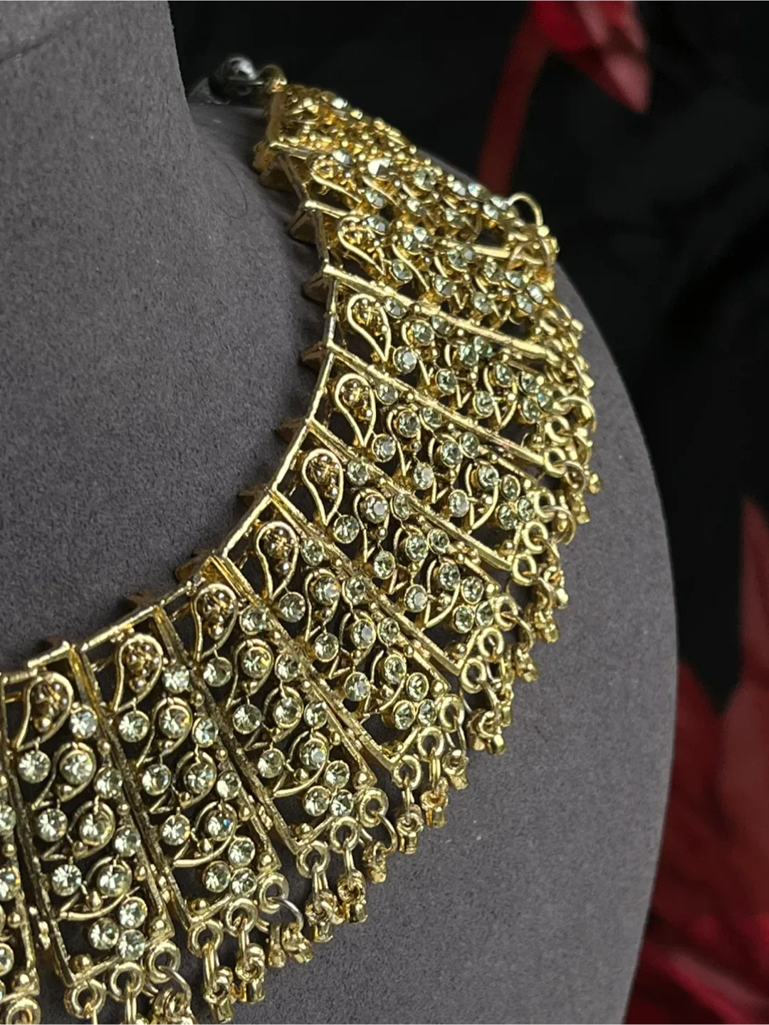 Adjustable Gold Statement Necklace/Choker image indicator(4)