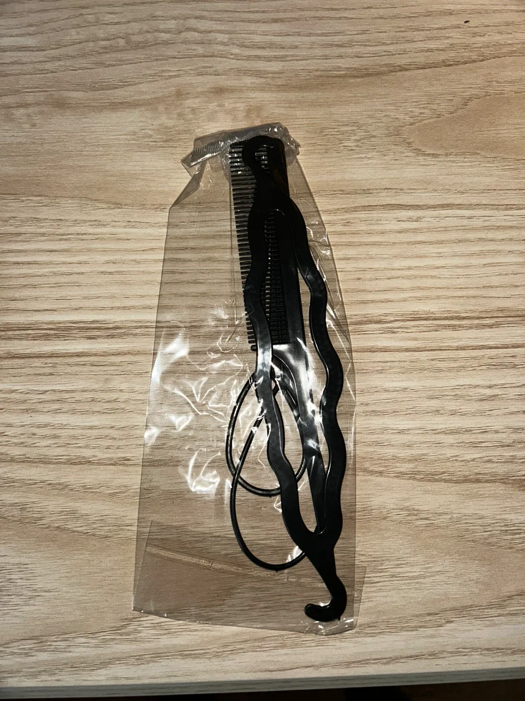 Large Hair Accessory Set (Scrunchies + Comb + Brush + Ties) image indicator(6)