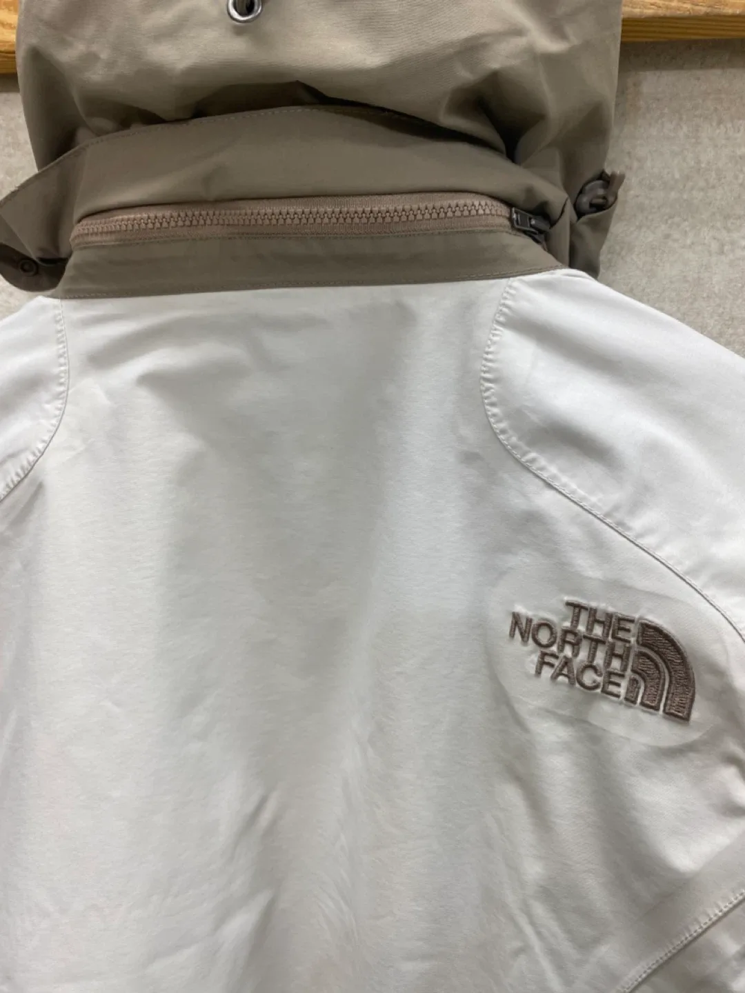 The North Face Hyvent Mountain Parker Shell Jacket - M image indicator(6)