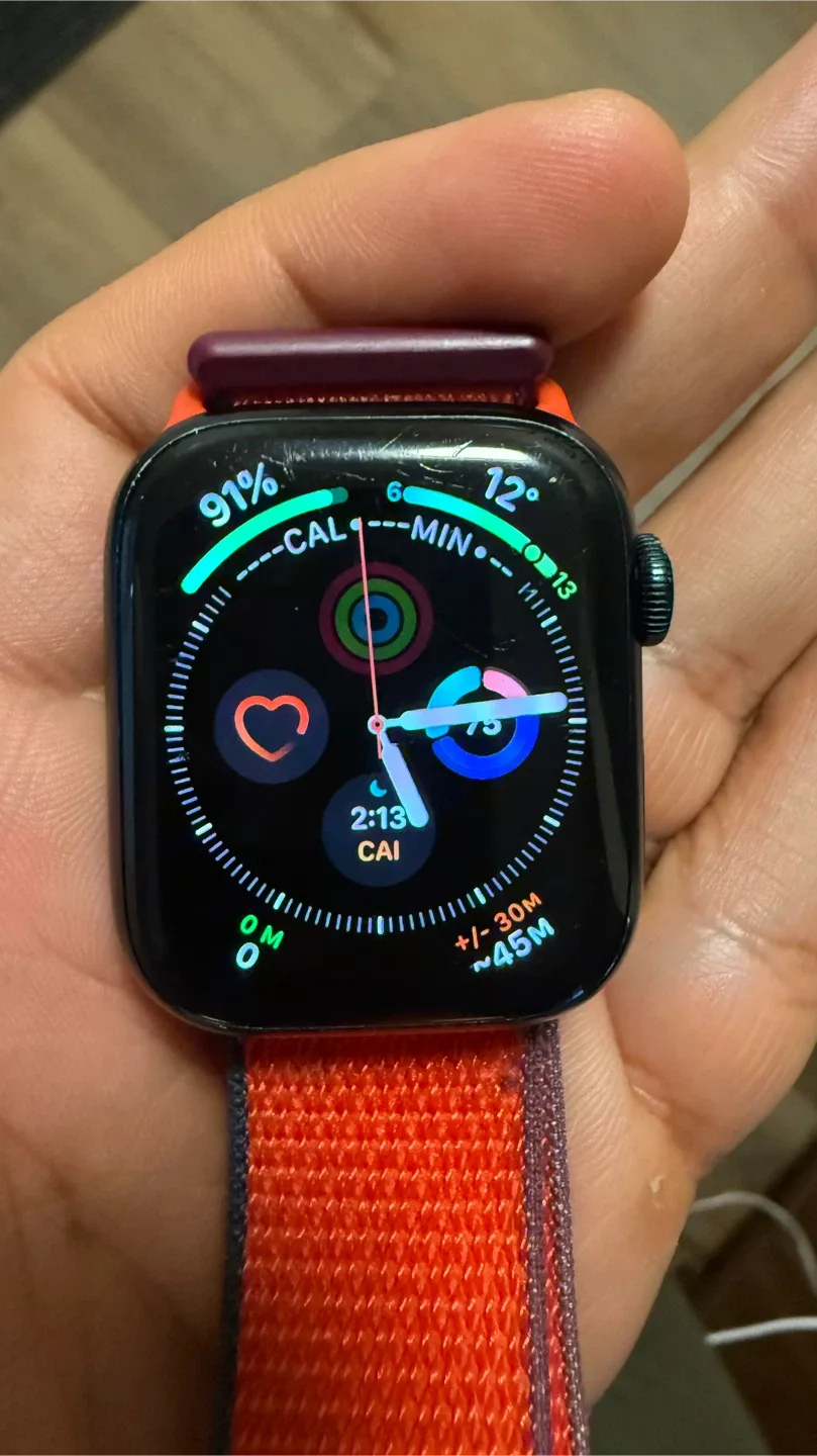 Apple Watch 8 GPS- Some Scratches image indicator(2)