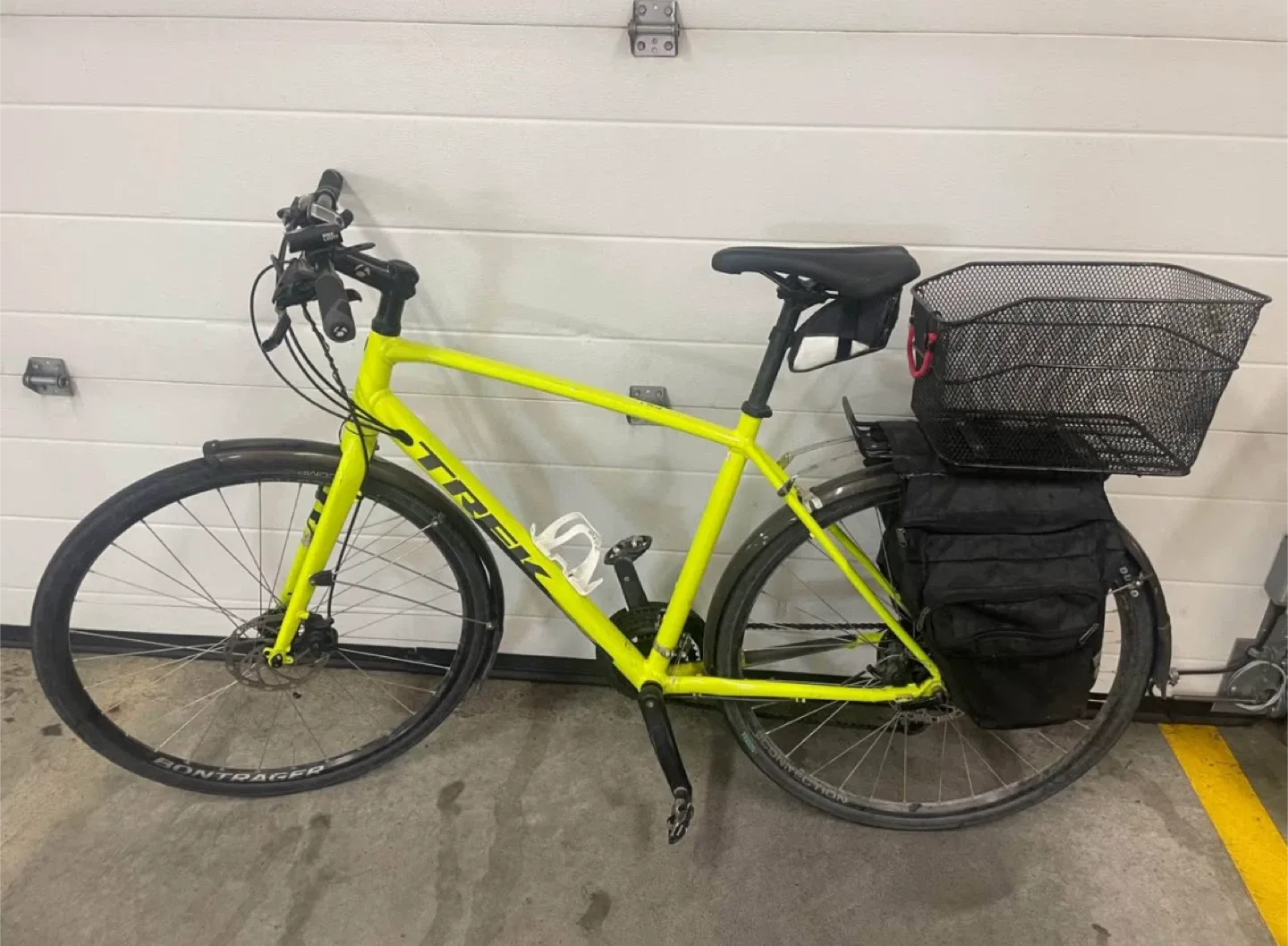 Trek Hybrid Bike - Neon Yellow image indicator(5)